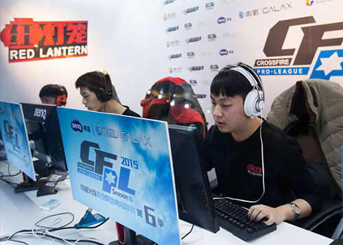 我们看到球 我们看到球