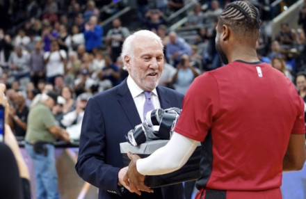 都有着鲜明 都有着鲜明