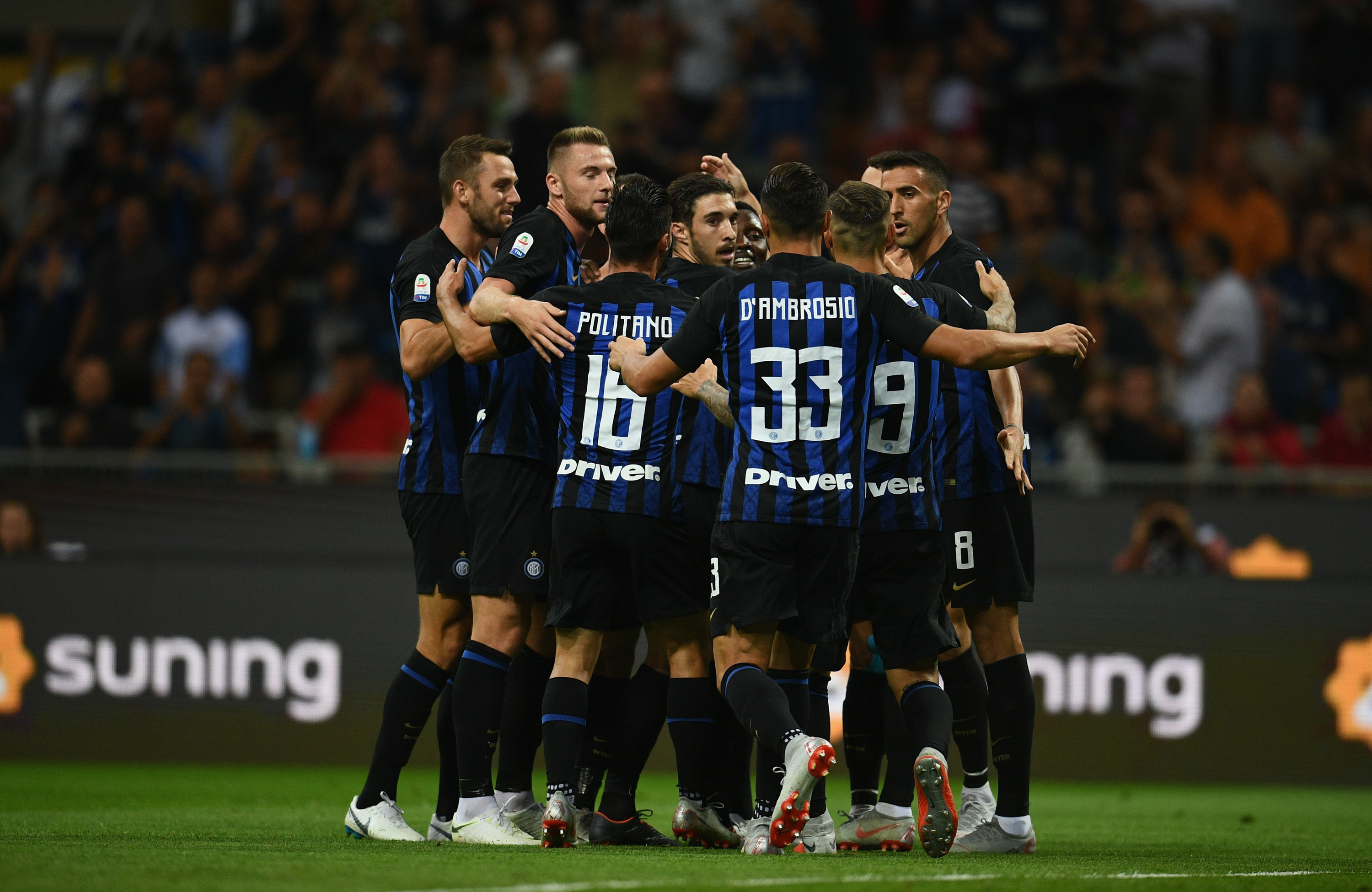 与地方球场 与地方球场