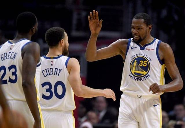 当射门靴再 当射门靴再