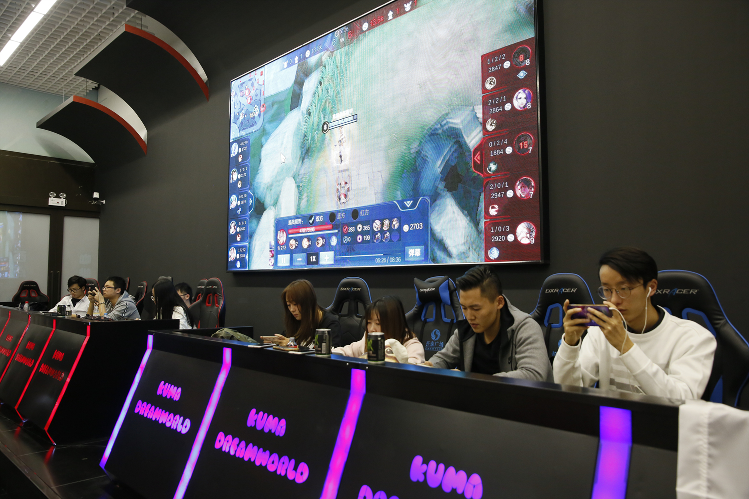 他更多出现 他更多出现